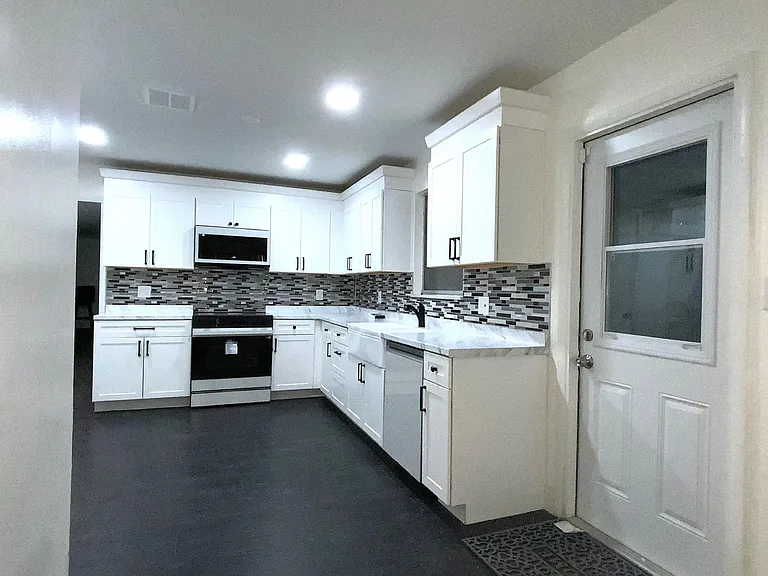 3521 NW 29th St — Photo 3