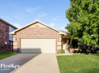 10513 Rising Knoll Ln, Fort Worth, TX 76131