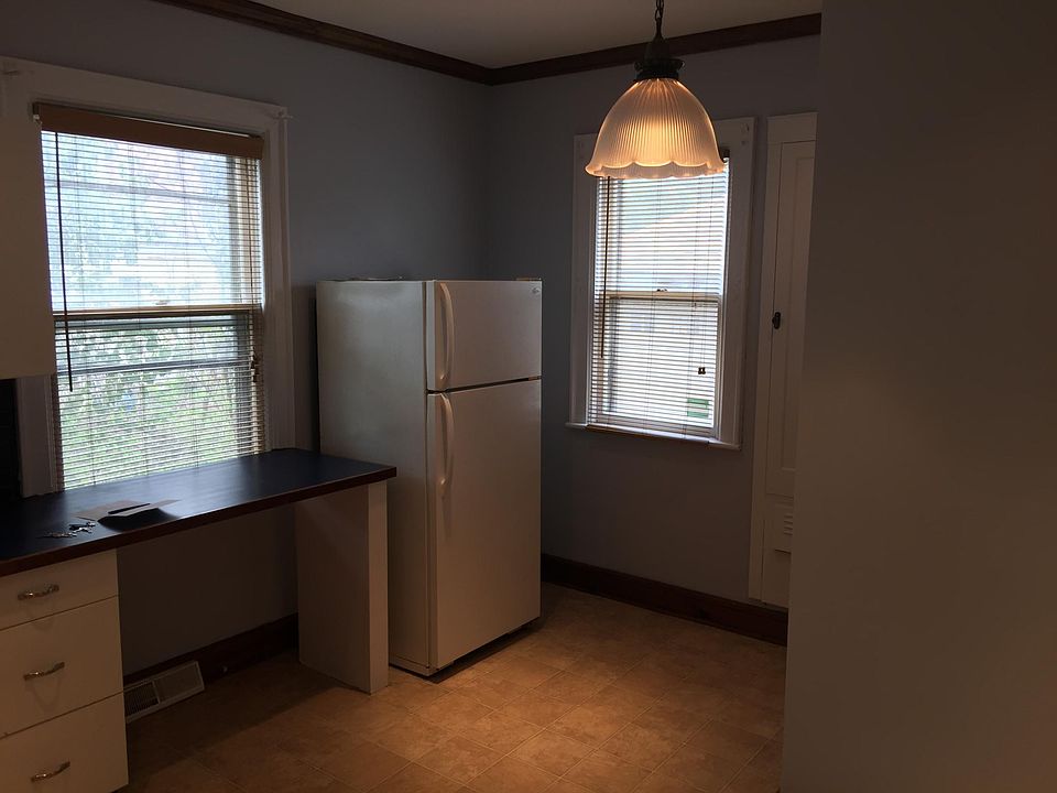2nd image of 301 Lexington Ave