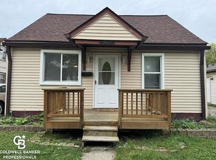 27311 Ridgewood St, Roseville, MI 48066