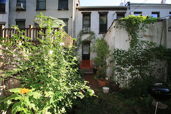 Rented by Dwell Residential Inc | media 24