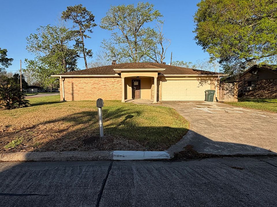 1st image of 290 Rosine St