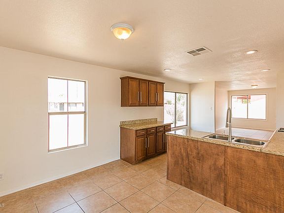 3rd image of 2501 N 48th Ln