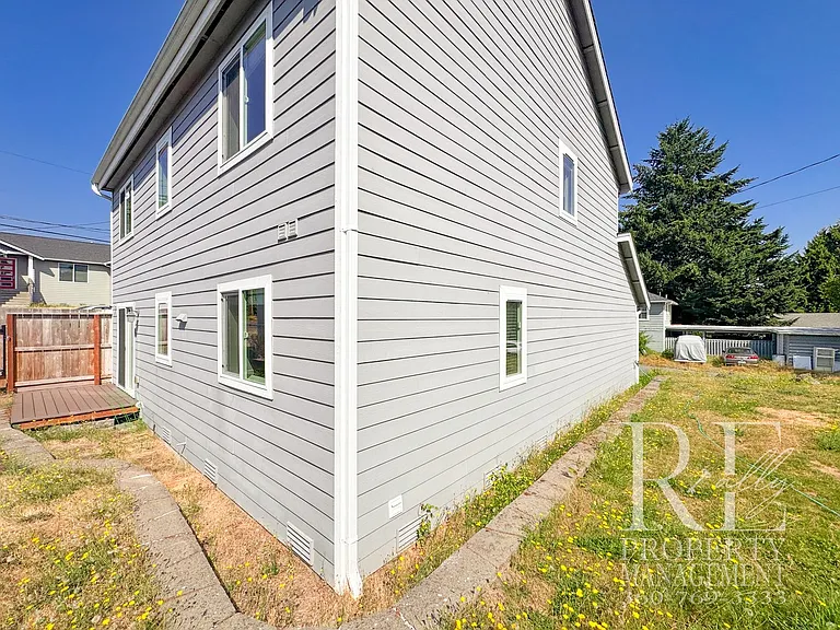 2819 20th St — Photo 29