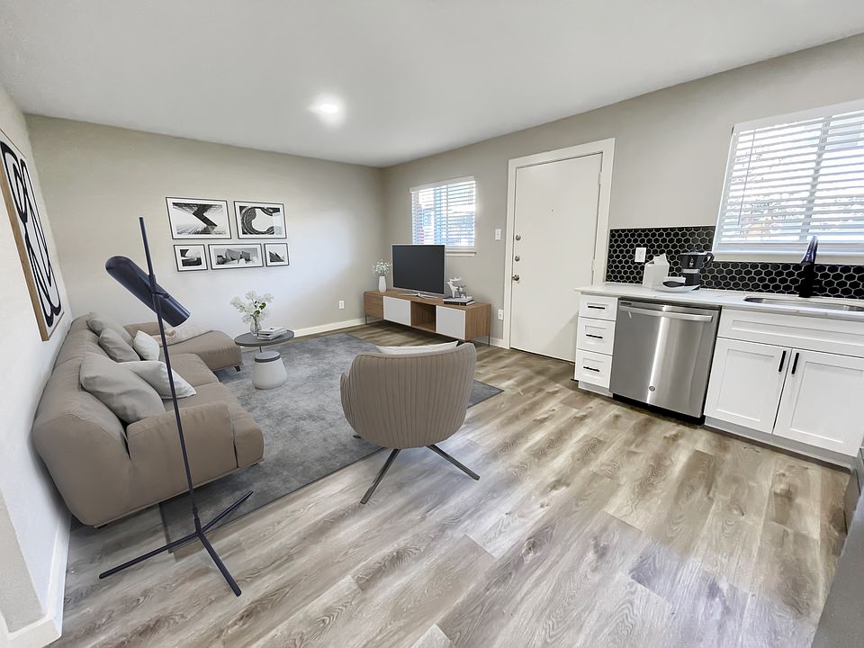 1st image of 610 1/2 W 30th St #120