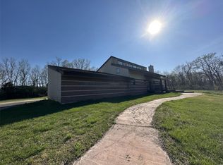 10 Country Life Ln, Defiance, MO 63341