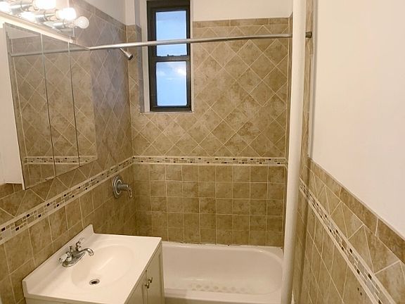 5th image of 2168 35th St APT 1A