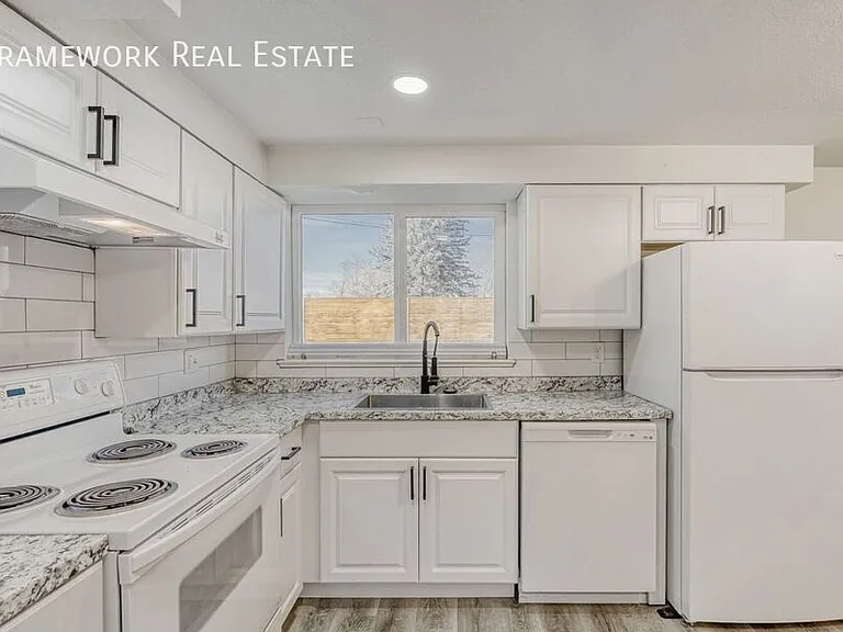 1687 Reed St #3 — Photo 30