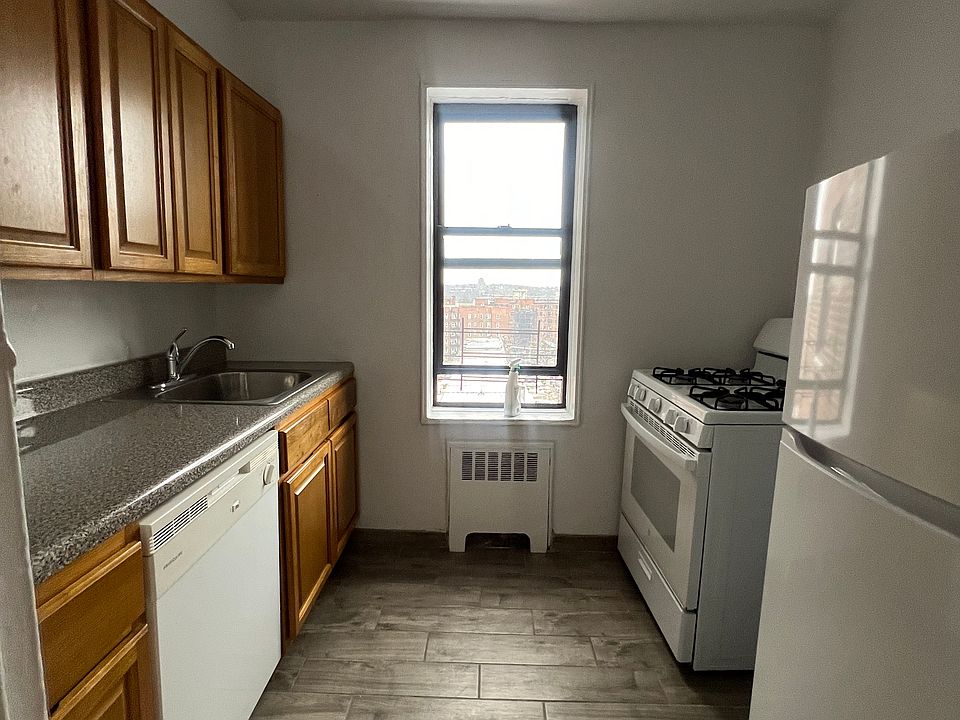 1st image of 144-77 41st Ave #303