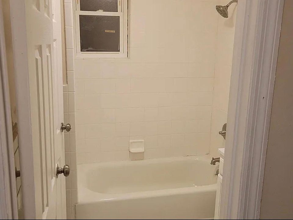 1st image of 2721 Claflin Ave #2