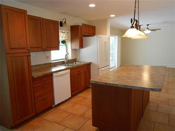 4th image of 2821 Shamrock Dr