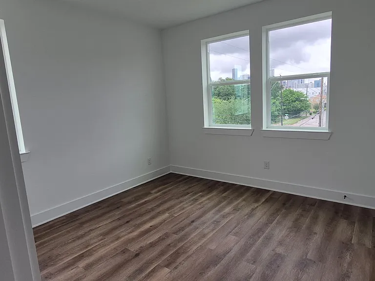 3217 Saint Emanuel St — Photo 29