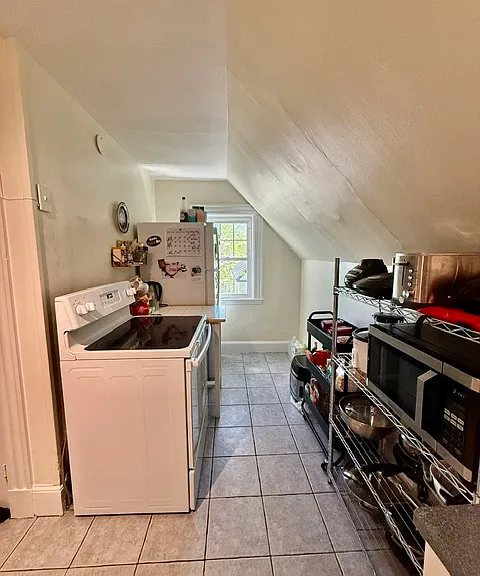 16 Hinckley St #3 — Photo 10