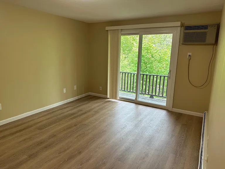 Notre Dame Apartments — Photo 34