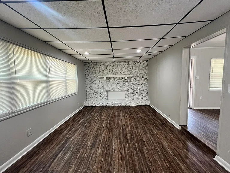 2613 Rippee Rd — Photo 3