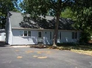 811 Laddie Ln, Fort Wayne, IN 46845