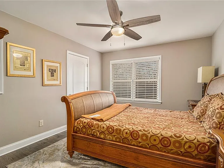 4181 Liffey Ln — Photo 7