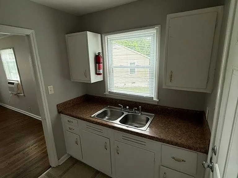203 Sunset St — Photo 6