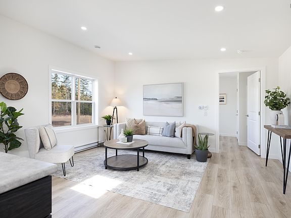 4th image of 5 Pebble Lane West St