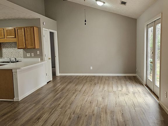 Open Living & Dinning