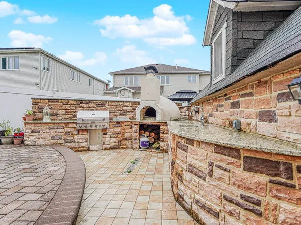 14 Walnut Place image 9 of 47