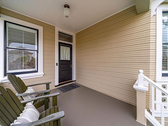 4th image of 1447 Calistoga Avenue