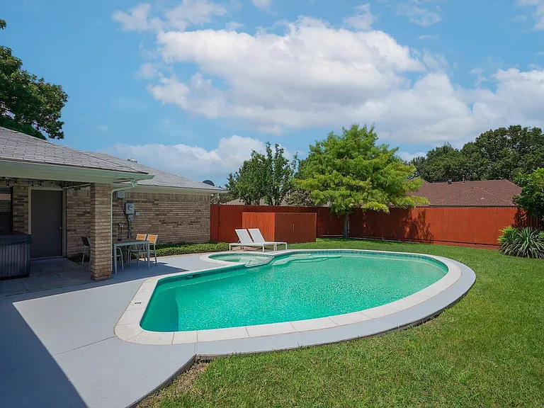 1613 E Spring Valley Rd — Photo 48