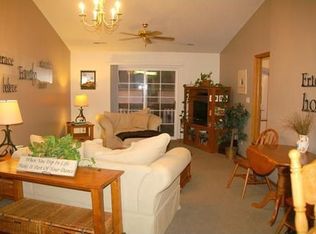 900 Magnolia Ln UNIT 6, Marion, IA 52302