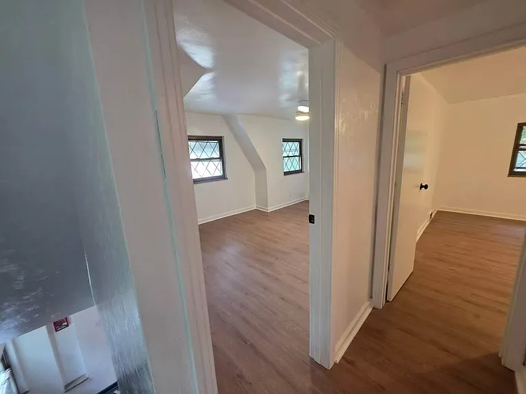 915 Liberty St — Photo 11