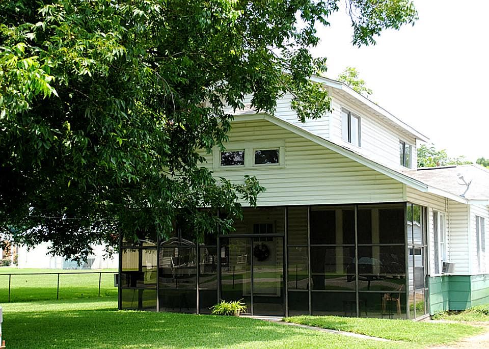 1st image of 5217 Holly Ave