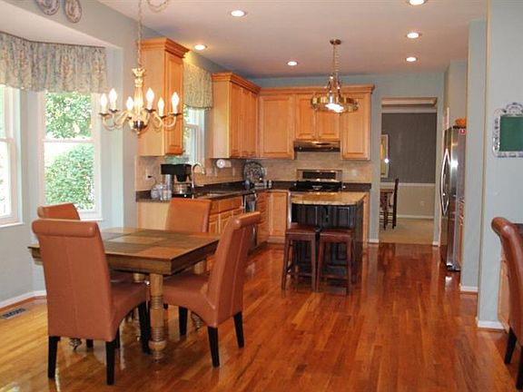 3rd image of 5313 Riverwalk Dr