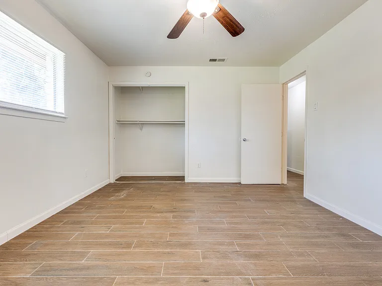 406 Vance St — Photo 15
