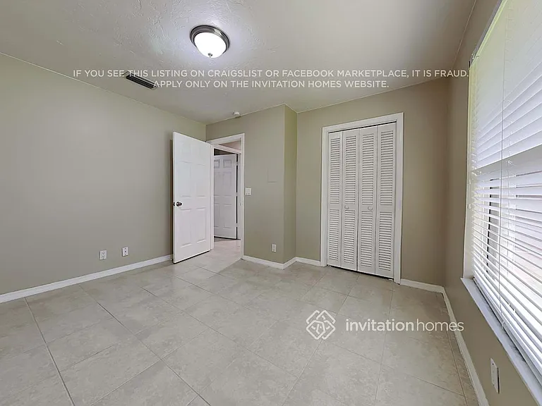 13325 Kingsbury Dr — Photo 16