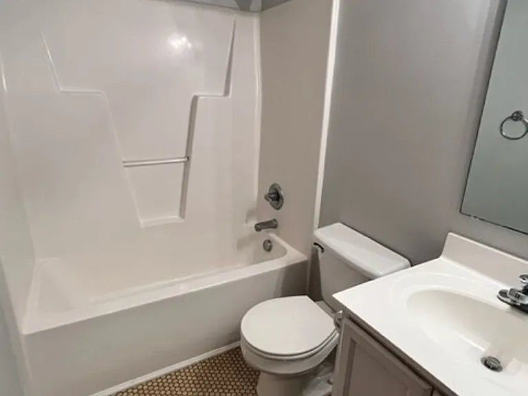 212 Winterberry Ct — Photo 8