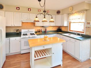 5401 Oakwood Dr, Sheffield Village, OH