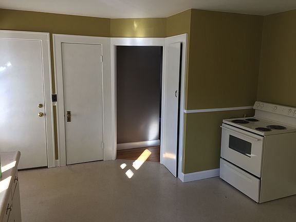 kitchen to hallway