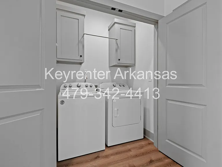 Duncan St Duplex — Photo 26