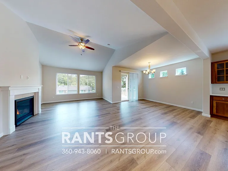 5212 Marian Dr NE — Photo 11