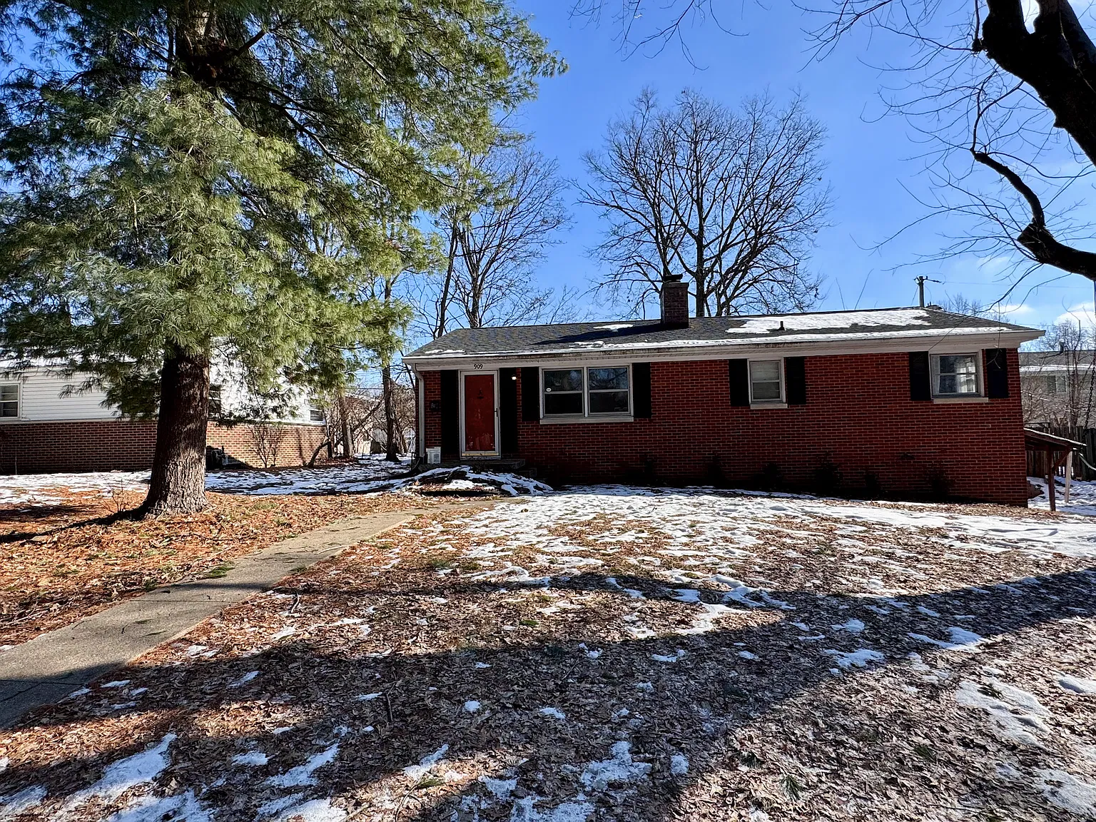 3 bed, 2100 sqft, $2,500 — Photo 4