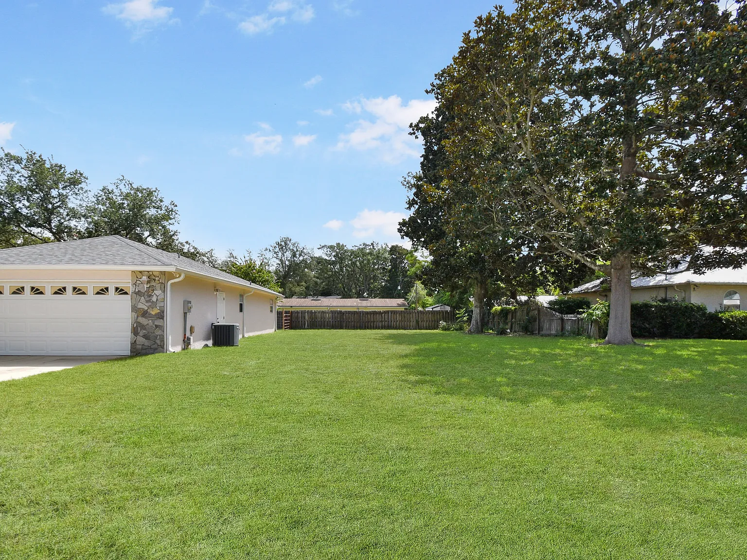 3 bed, 1576 sqft, $2,300 — Photo 3