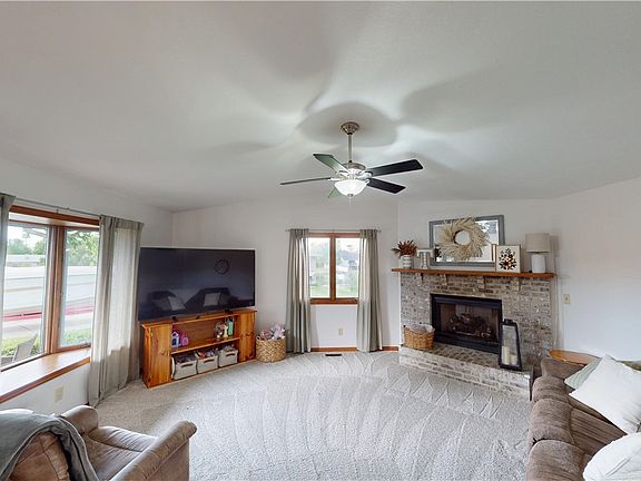 2nd image of 6825 Sherry Ct