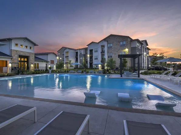 The Scott at Medio Creek