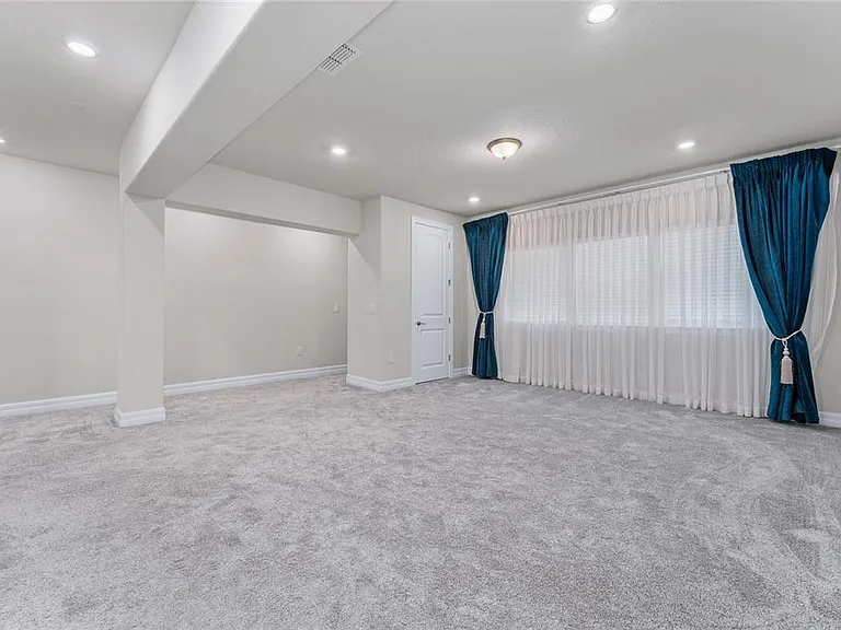 9242 Hanging Vine Ct — Photo 33