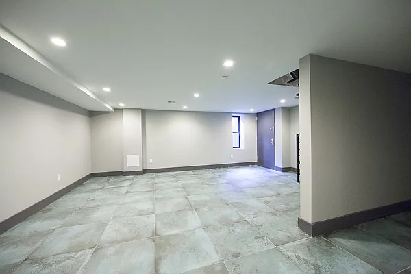 Rented by Brooklyn Group | media 21