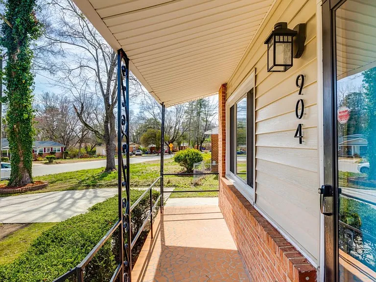 904 Beverly Dr — Photo 19
