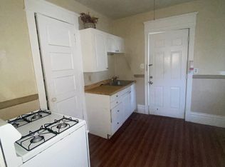 1301 9th St APT 2, Rockford, IL 61104