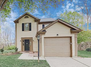 8627 Lockerbie Ln, Charlotte, NC 28215