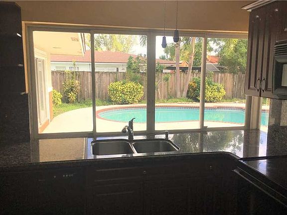 5th image of 8116 NW 67th Ave