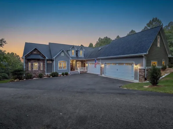 5540 Caron View Ln, Roanoke, VA 24014