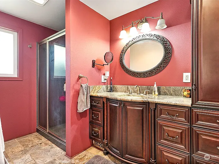21235 Plaza Dr — Photo 9
